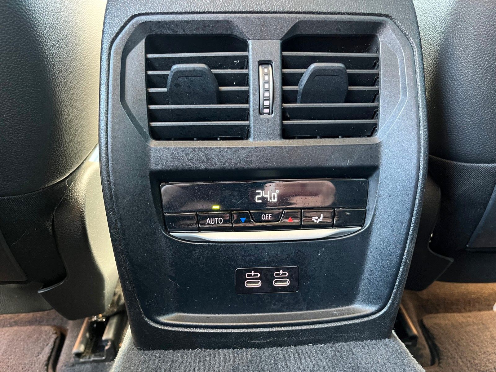 Fahrzeugabbildung BMW 320d xDrive Aut. SPORT LINE Navi LED AHK M Lenkr