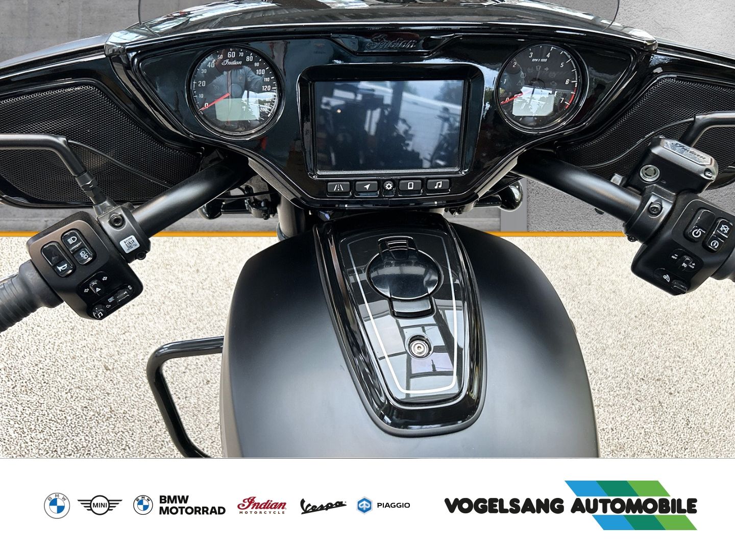 Fahrzeugabbildung Indian Chieftain Elite 116 CHIEFTAIN POWERPLUS DARK HOR