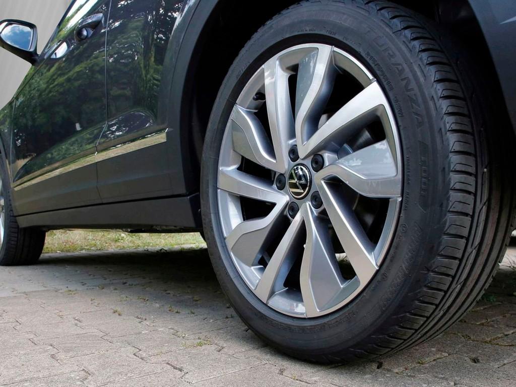 Volkswagen T-Roc 5