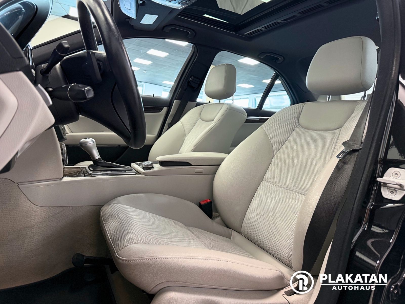 Fahrzeugabbildung Mercedes-Benz C 200 Kompressor AMG Paket Xenon Navi