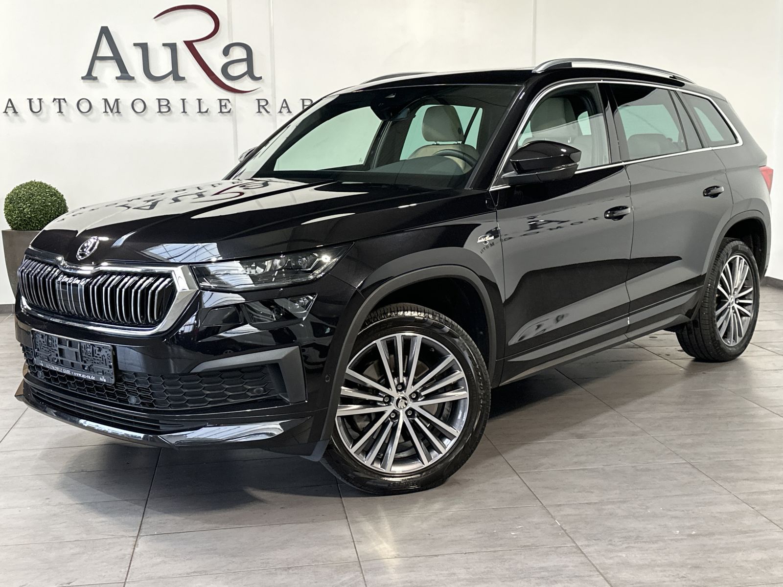 Fahrzeugabbildung SKODA Kodiaq 2.0 TDI 4x4 DSG L&K NAV+LED+PANO+360°+ACC