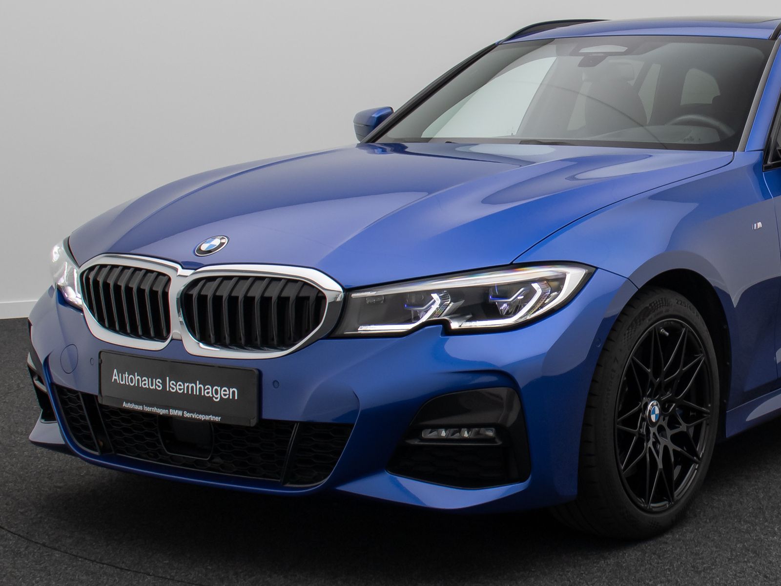 Fahrzeugabbildung BMW 330d M Sport Panorama HUD DAB Laser HiFi AHK