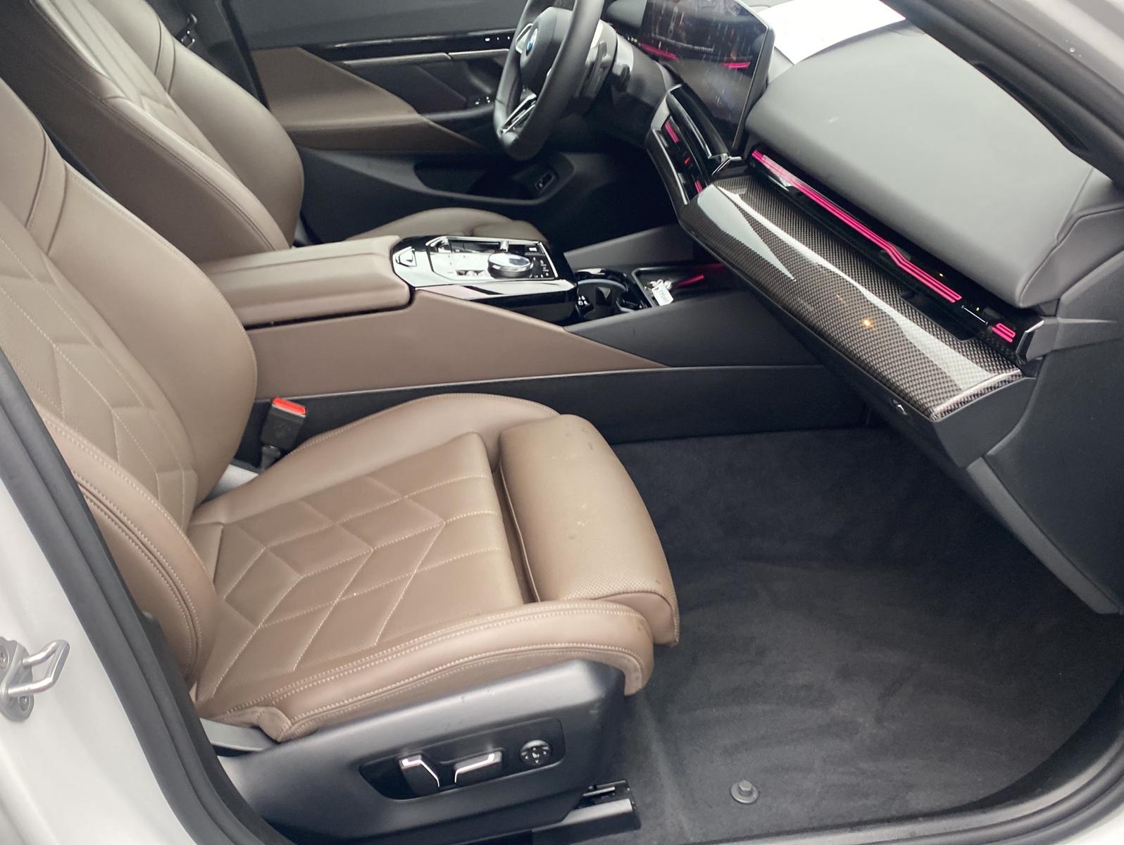 BMW 520 iA M Sport*Standheizung*Anhängerkupplung