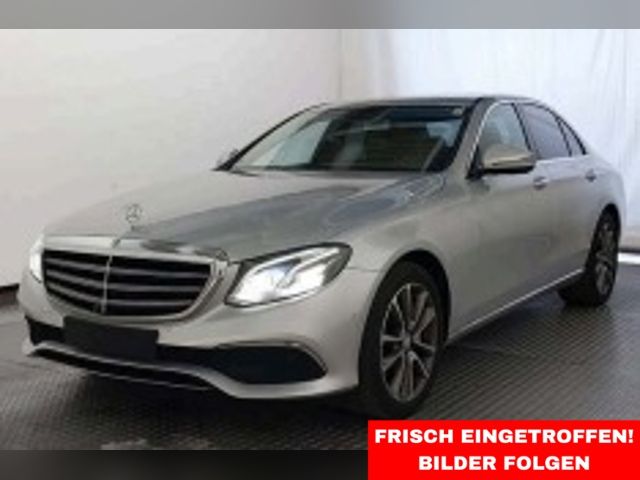 Image of Mercedes-Benz E 220