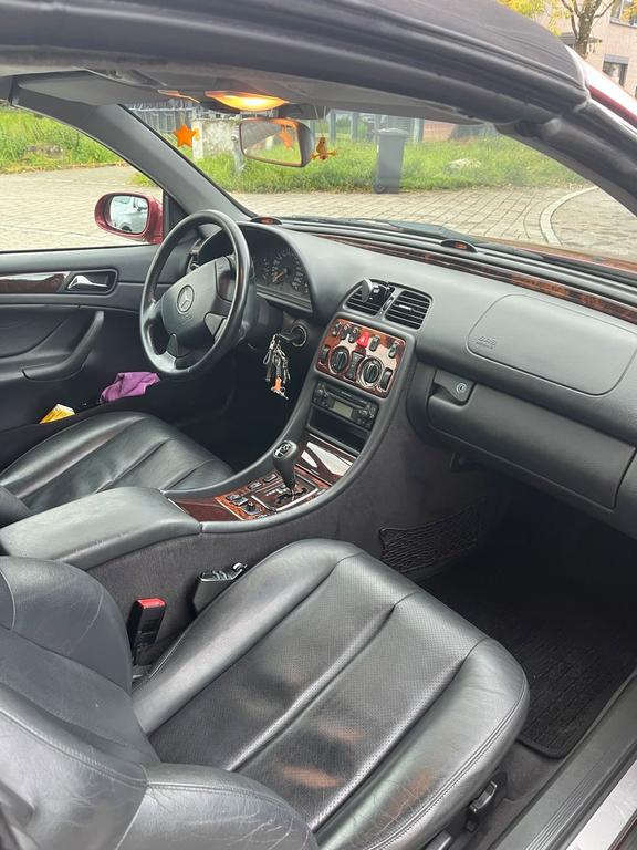 Mercedes-Benz CLK 230