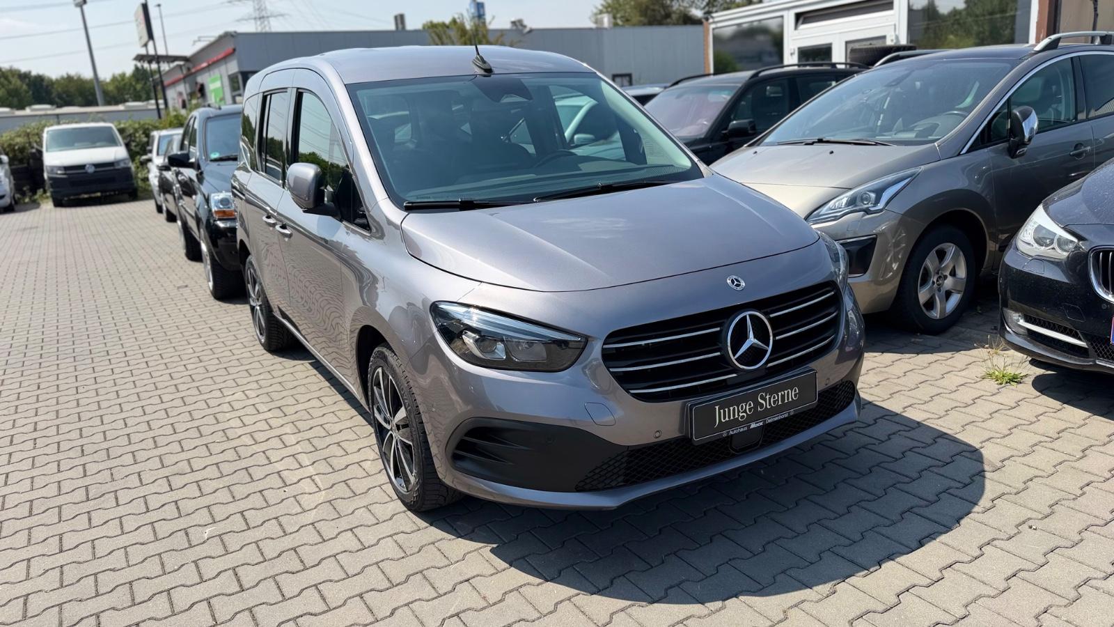 Mercedes-Benz T-Klasse 180d Progressive Autom./Camera/T.Leder
