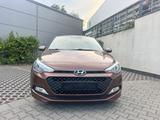 Hyundai i20 Pure NAVI KAMERA Euro 6 - Hyundai i20: Pure