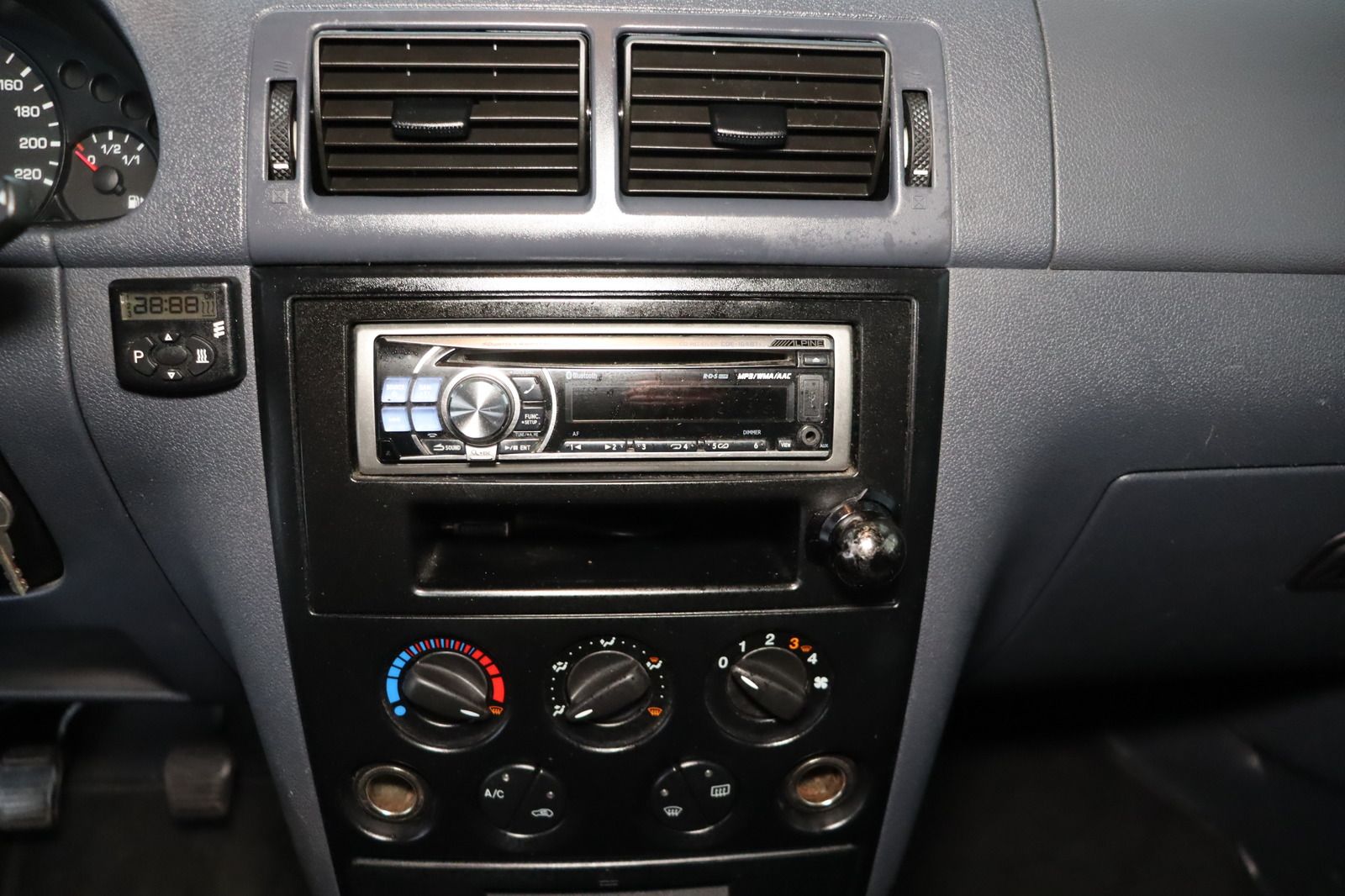 Fahrzeugabbildung Ford Transit Connect 1.8 DTCi T230 Kasten mit Klimaan