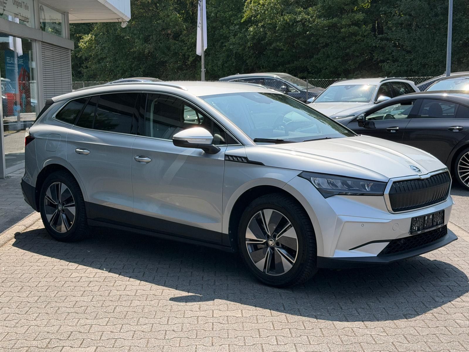 Fahrzeugabbildung SKODA Enyaq 85 4x4 Loft NAVI+LED+SHZ+KAMER+ACC+DAB+WP+