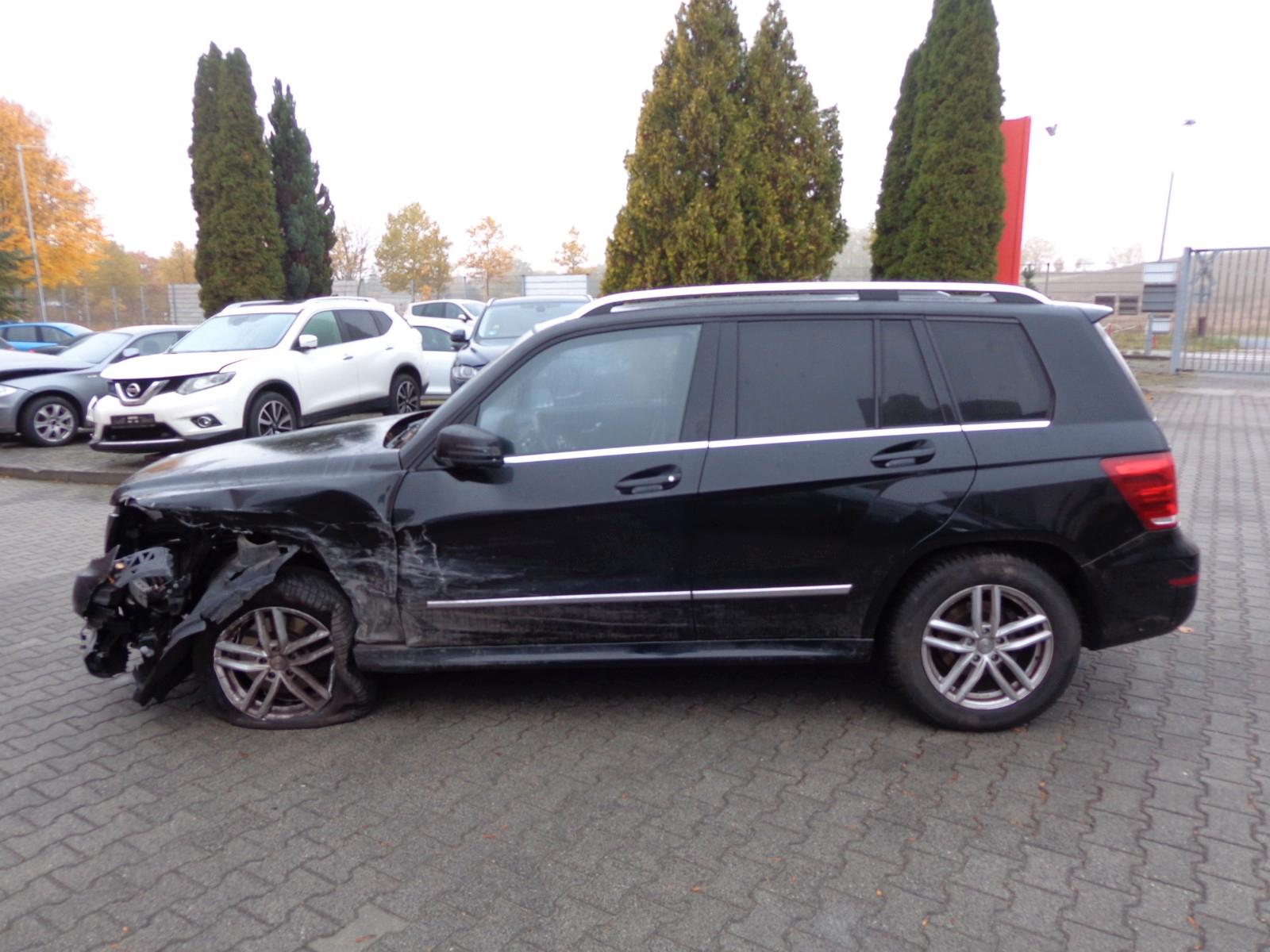 Mercedes-Benz GLK220 2013 — rear view