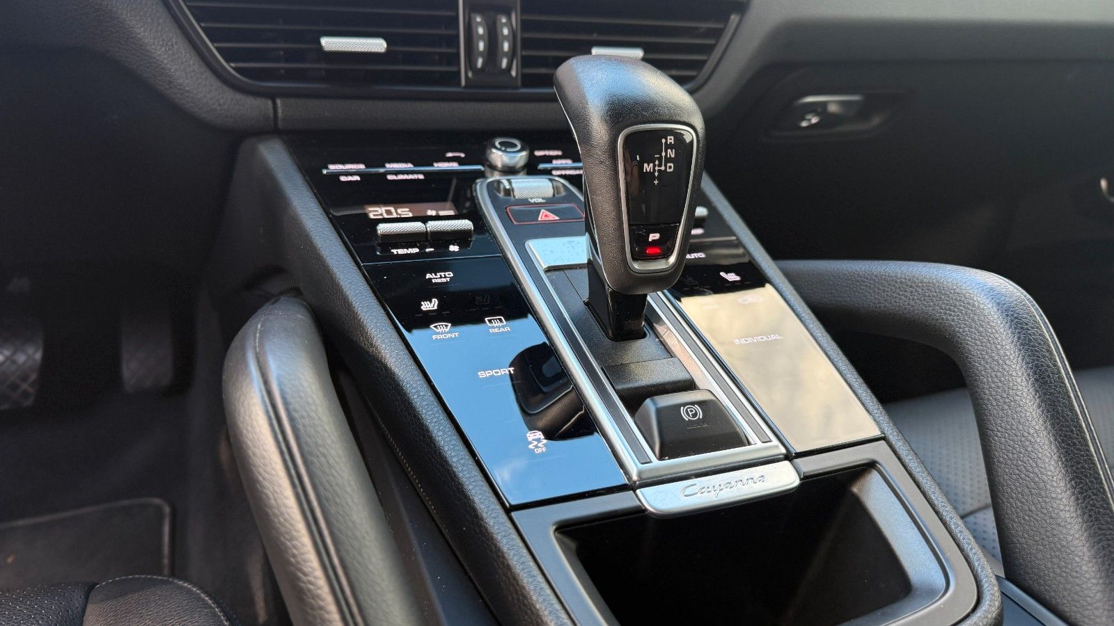 PORSCHE Cayenne Cayenne Panorama Kamera Parkassist – Ansicht 22