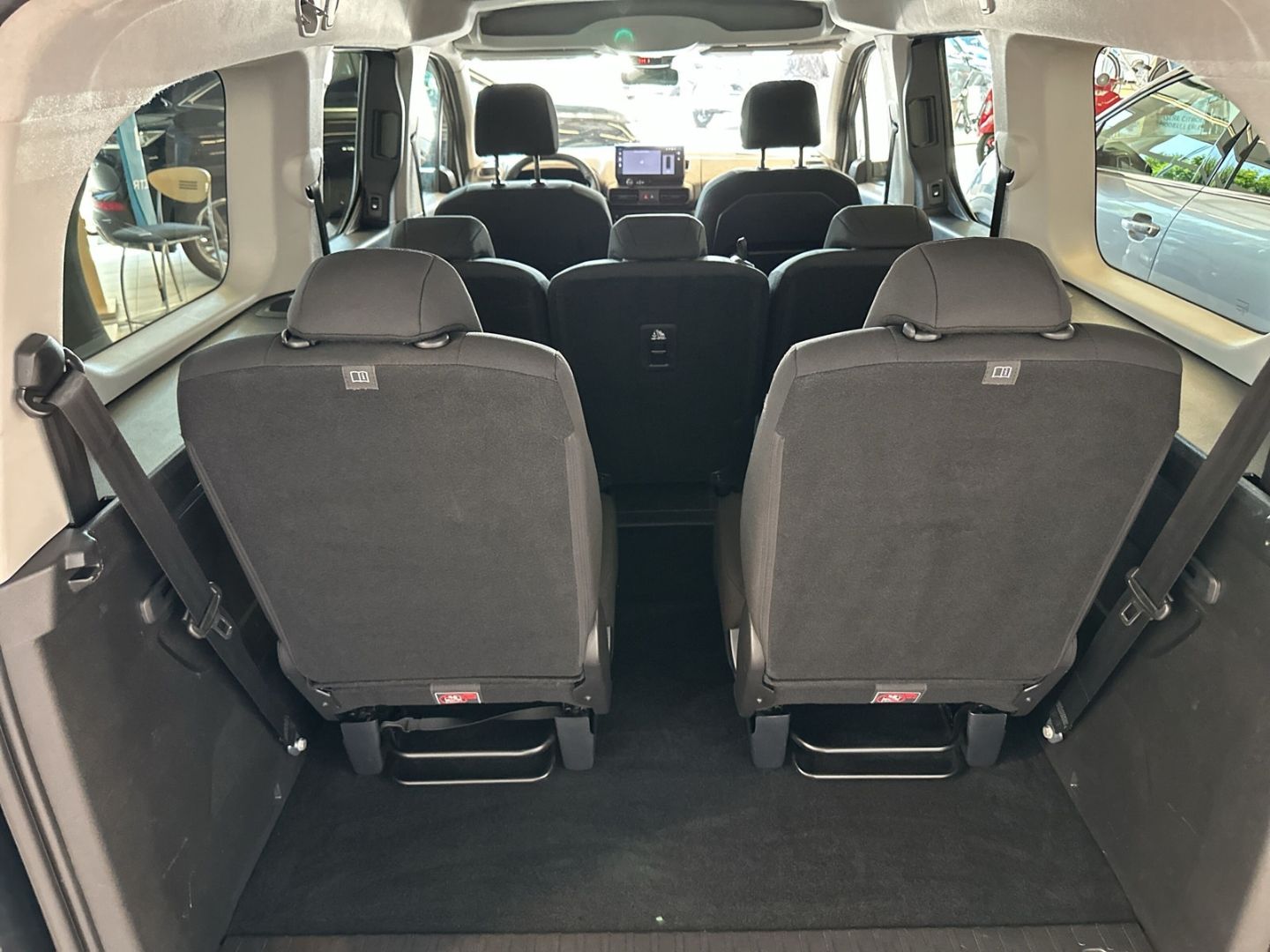 Fahrzeugabbildung Citroën Berlingo XL BlueHDi 130 EAT8 S&S Max Navi CarPla
