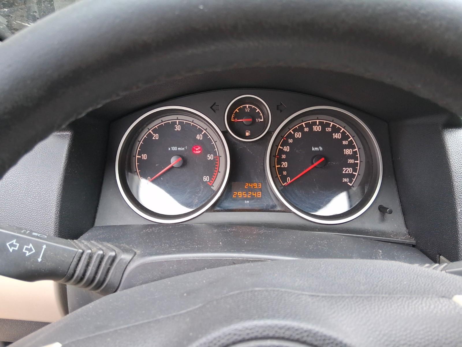 Opel Astra 2007 — photo 8