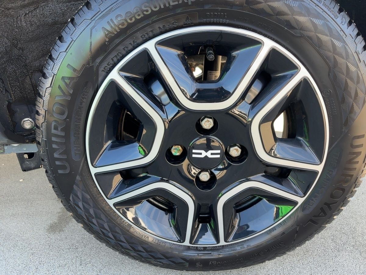 Fahrzeugabbildung Dacia Spring Essential 45 CCS Kamera
