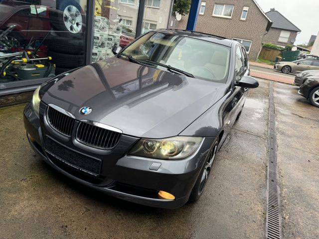 BMW 325 Baureihe 3 Lim. 325i Auto/Navi/Leder/Schiebe