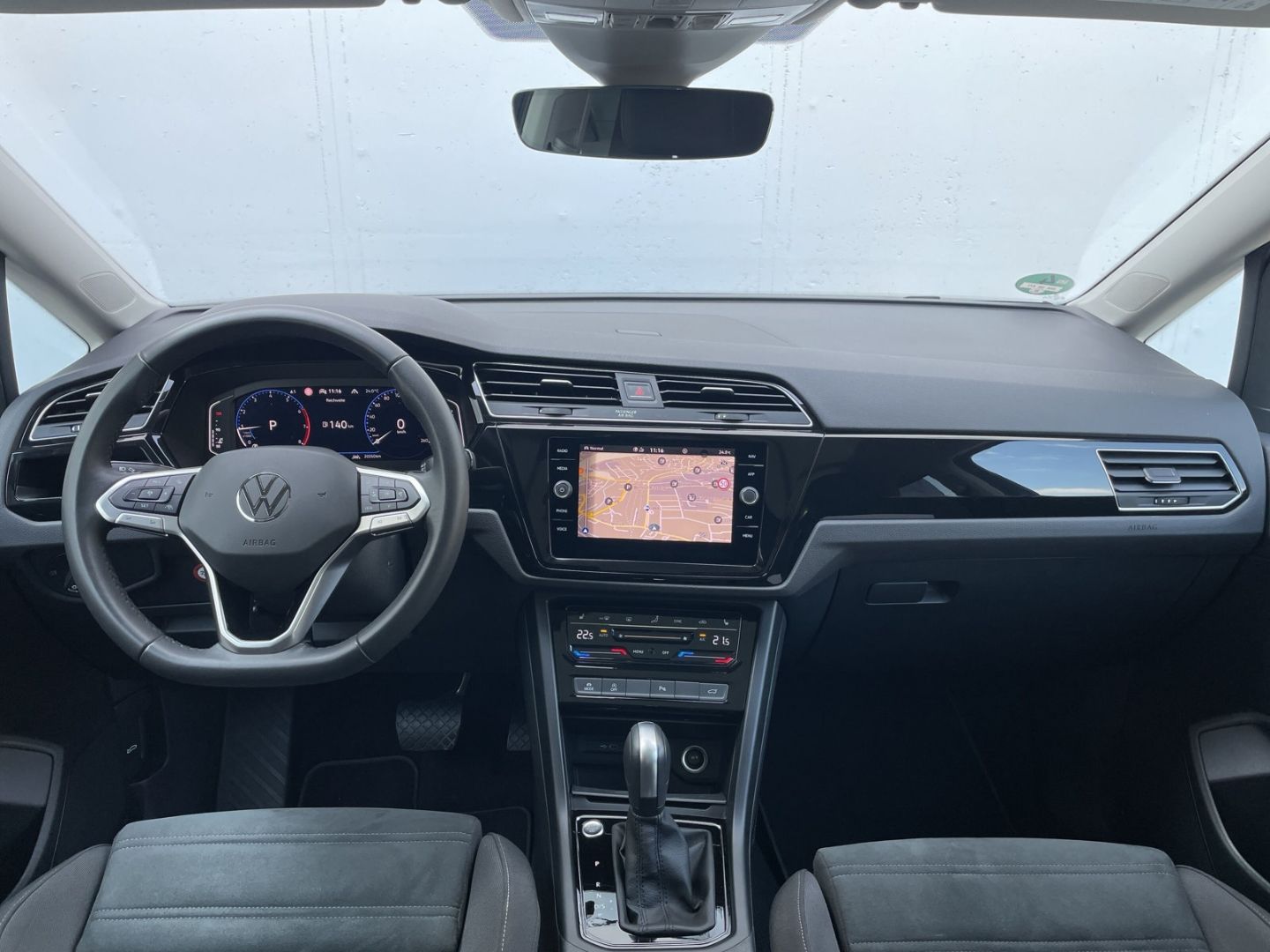 Touran 1.5 TSI DSG R-Line ACC/Navi/LED/Pano/CAM 