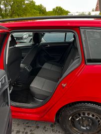 Volkswagen Golf - 11