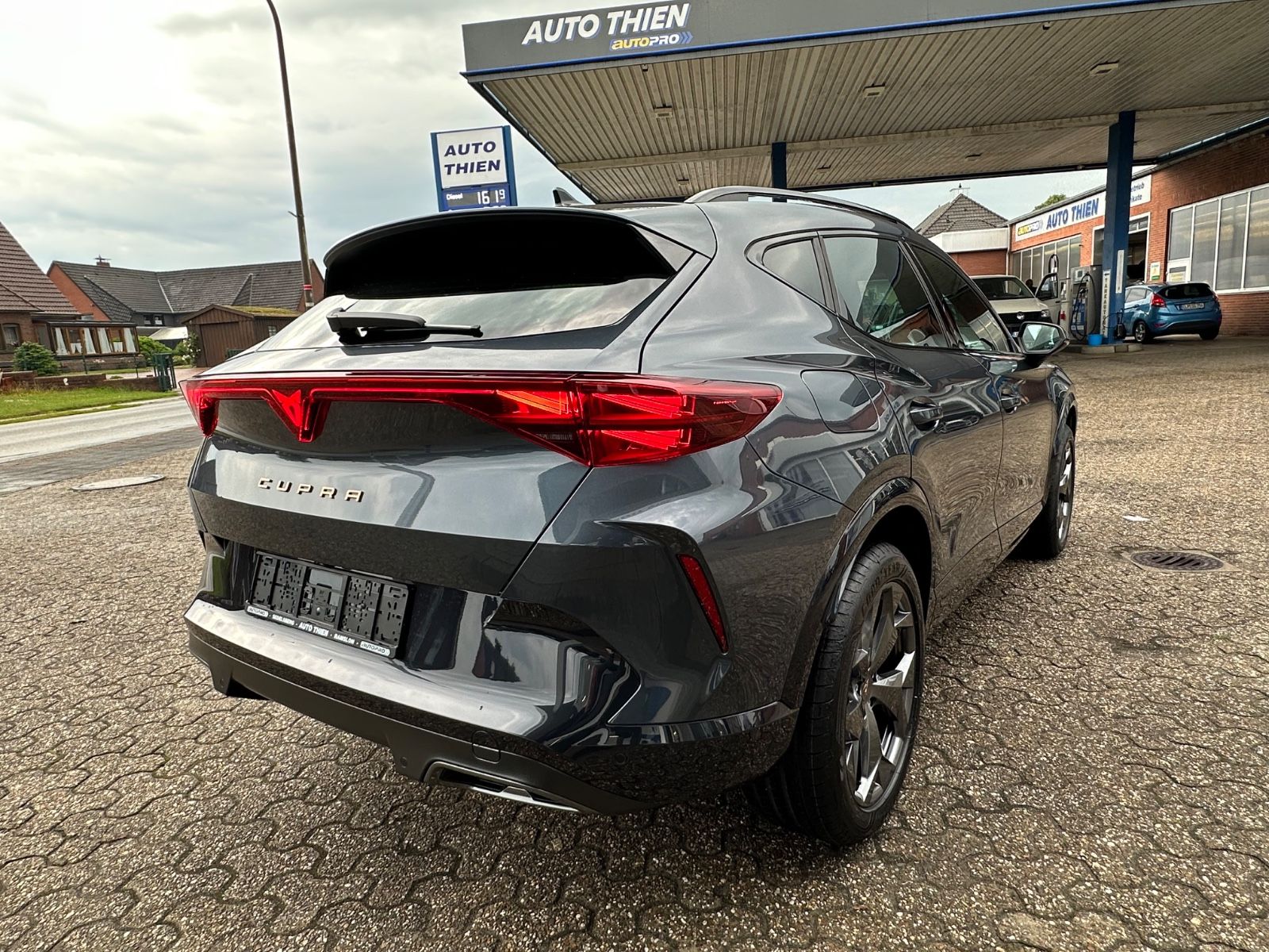 Fahrzeugabbildung CUPRA Formentor 1.5 eTSI DSG ACC/AHK/LED/SHZG/CarPlay