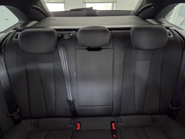 A4 Avant S-Line¹ 2.0 TDI S-TRON MATRIX eHECK 8FA