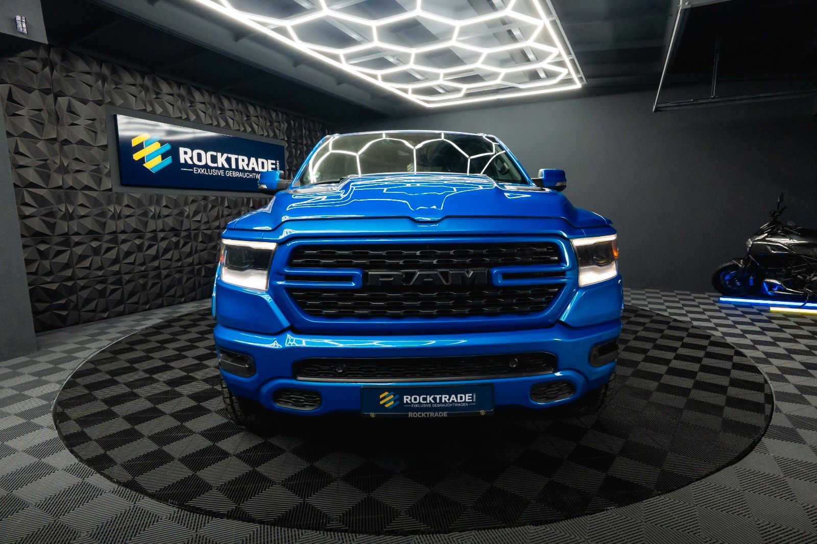 Fahrzeugabbildung Dodge RAM 5.7 V8 HEMI 4x4 NIGHT GT SPORT Night-Paket