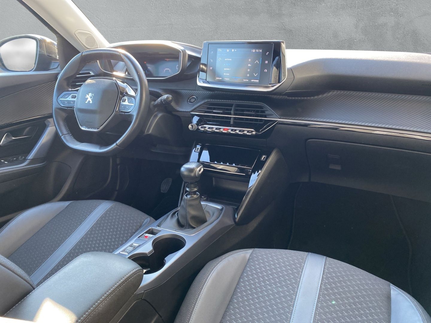 Fahrzeugabbildung Peugeot 2008 Allure 1.2 PureTech 130 EU6d