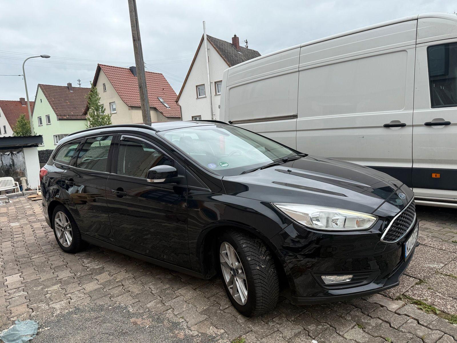 Ford Focus 2015 — rear view