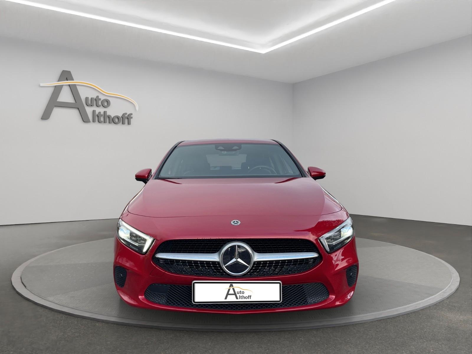 Mercedes-Benz A 220 Progressive 4 Matic SHZ NAV TEMP LED AMBIE