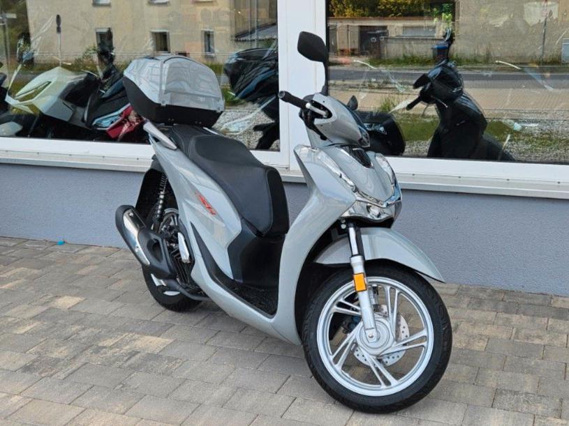 Honda SH 125 i mit Topcase