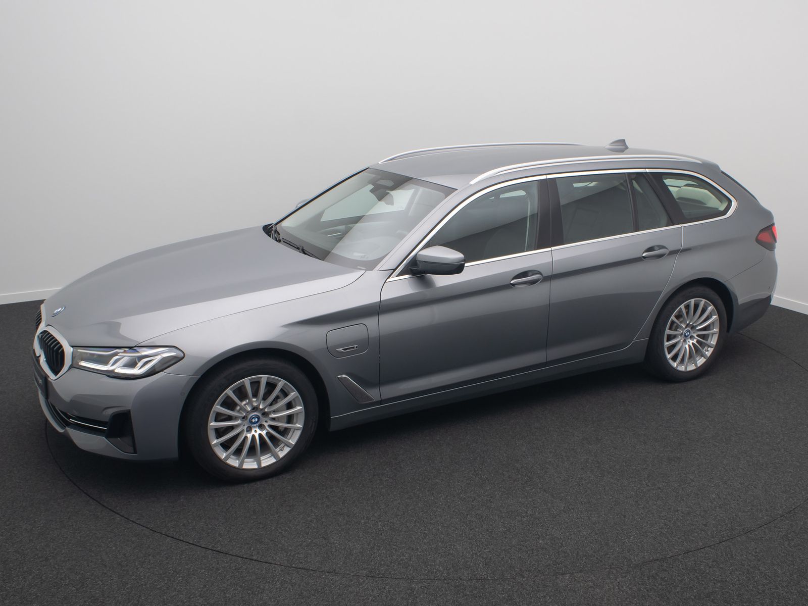 Fahrzeugabbildung BMW 530e xD  Kamera Laser HUD DAB H/K Komfort Alarm