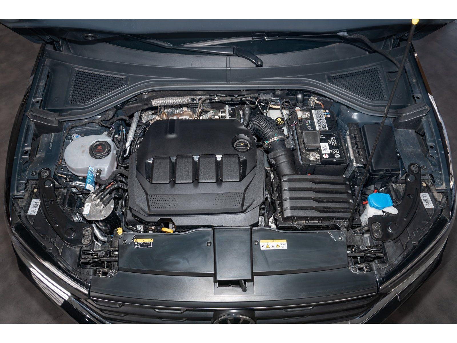 Fahrzeugabbildung Volkswagen T-Roc Sport 4Motion TDI DSG *AHK*Cam*Navi*LED*