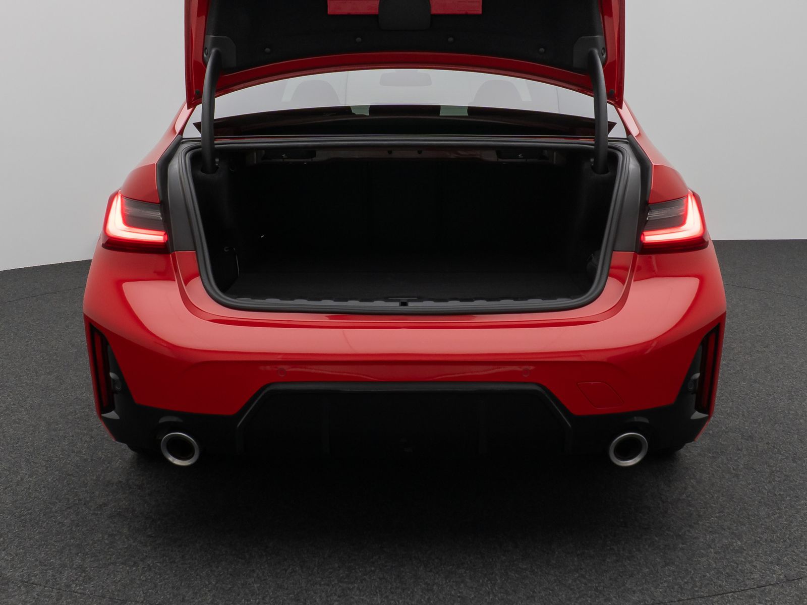 Fahrzeugabbildung BMW 330e M Sport HUD DAB PDC Geschwindigkeitsreg