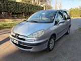 Peugeot 807 2.0 16V SR - Peugeot 807: 2.2