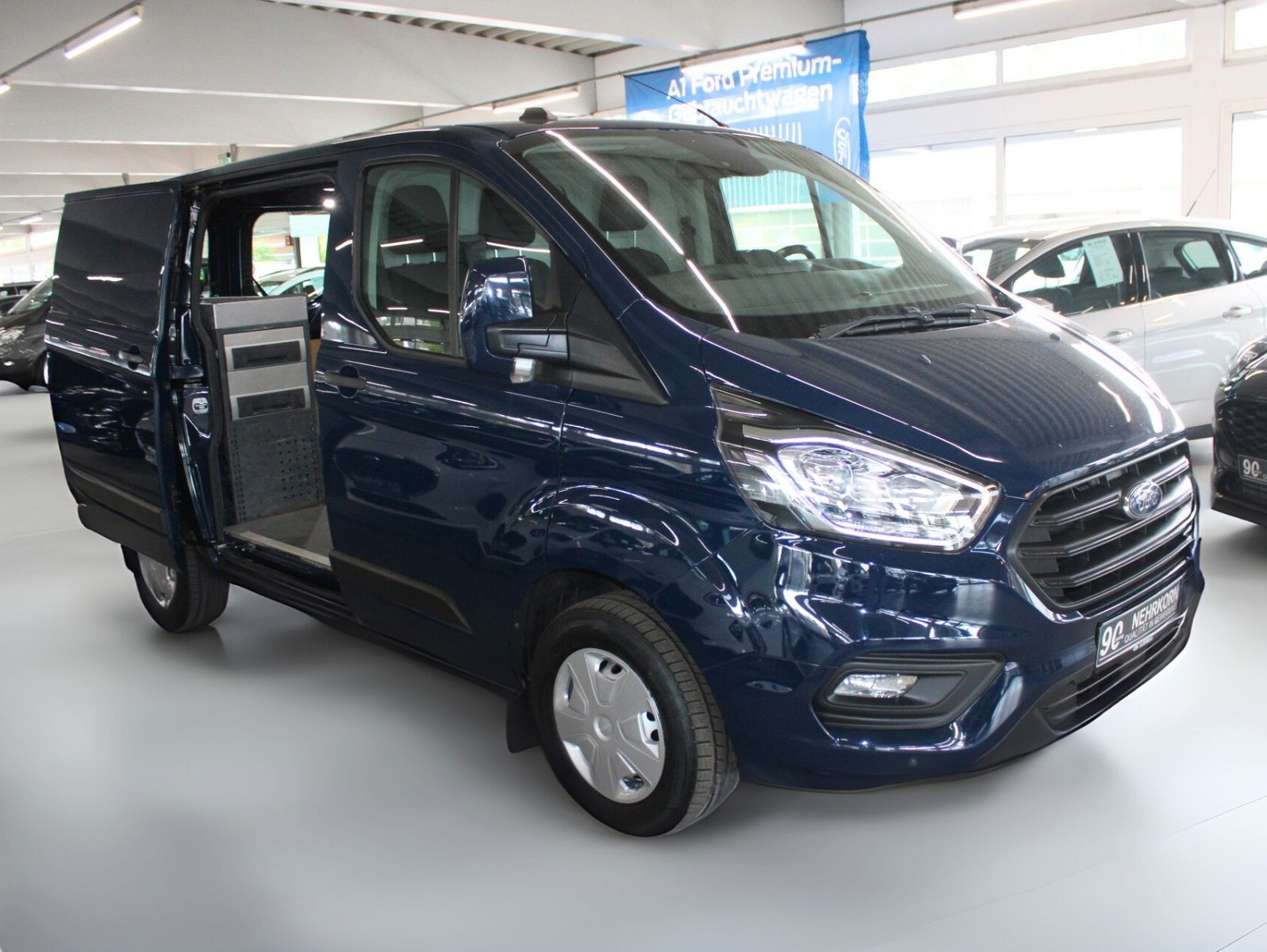 Fahrzeugabbildung Ford Transit Custom TREND L1 Kasten AHK Regale KLIMA