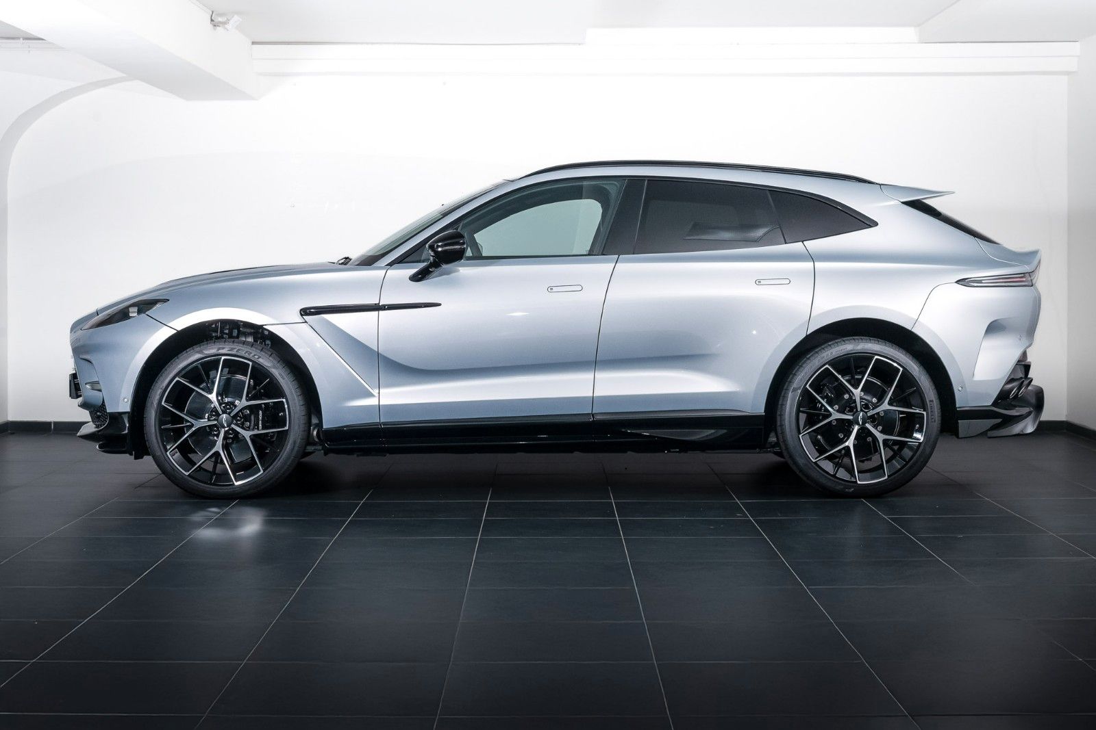 Aston Martin DBX 4.0 V8 707 imagem 2