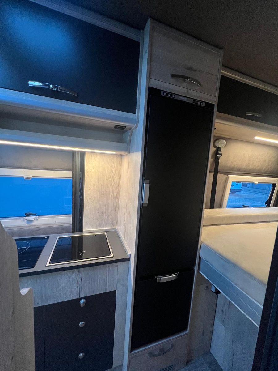 Fahrzeugabbildung MegaMobil Revolution 640 Automatik Voll Induktion Lithium