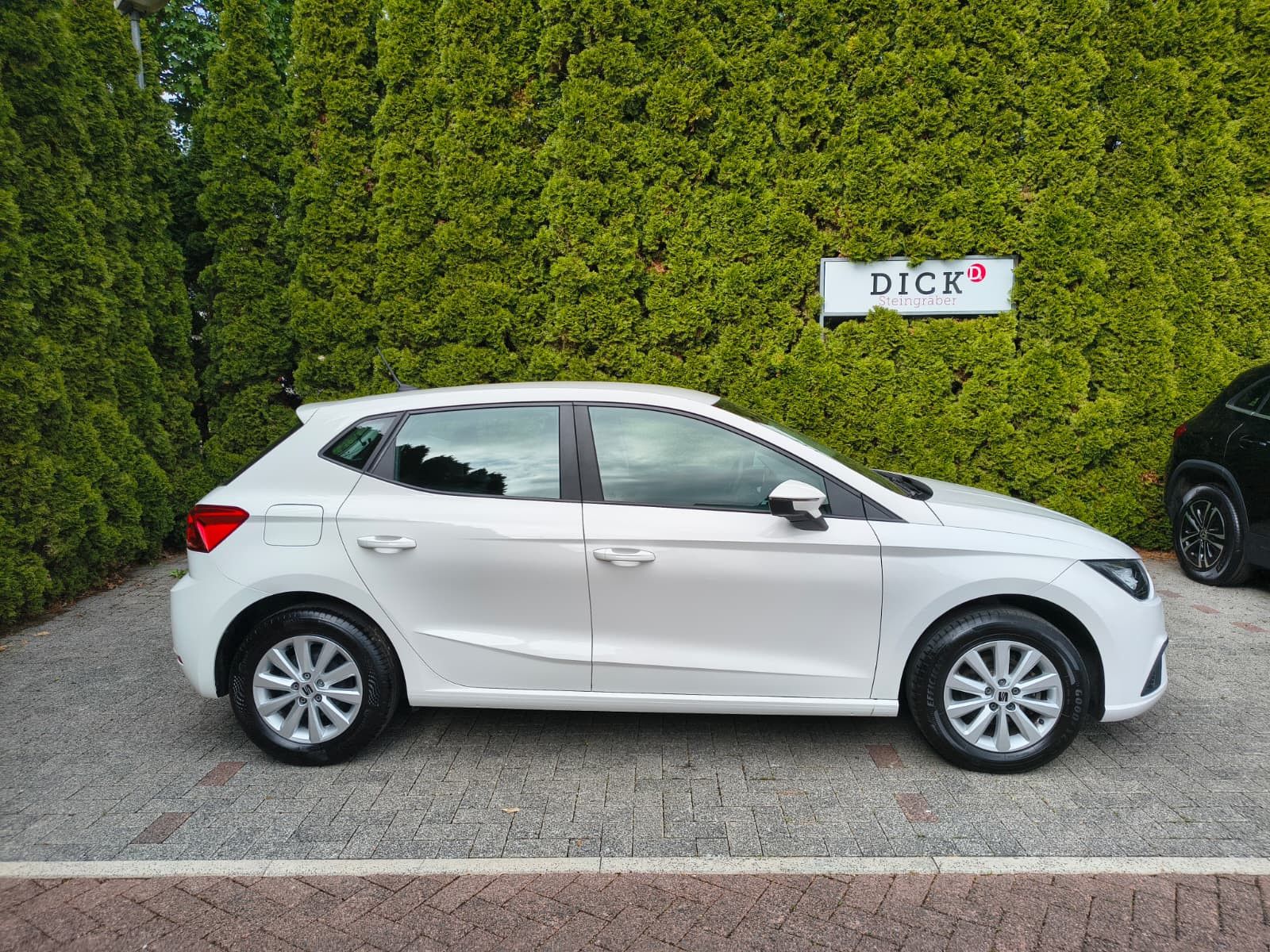 Fahrzeugabbildung SEAT Ibiza 1.0 TSI Style LED+SHZ+WINTER+SPUR+DAB+TEMP