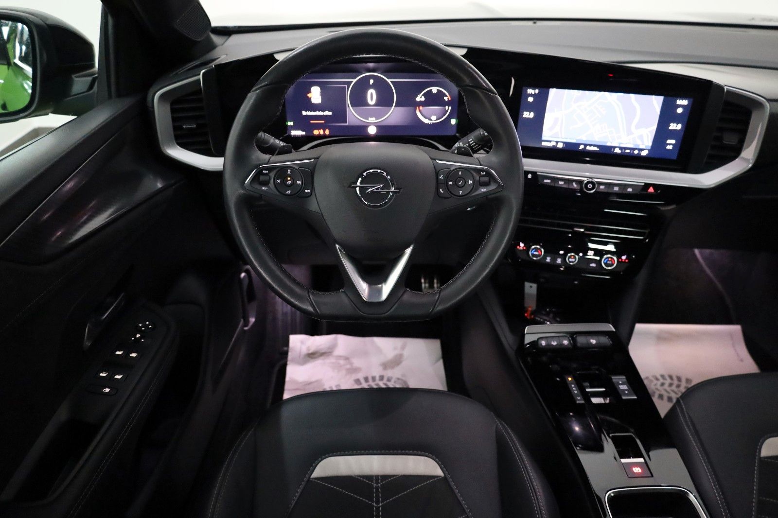 Fahrzeugabbildung Opel Mokka Ultimate T.Leder,Navi,LED,SR+WR,abn. AHK