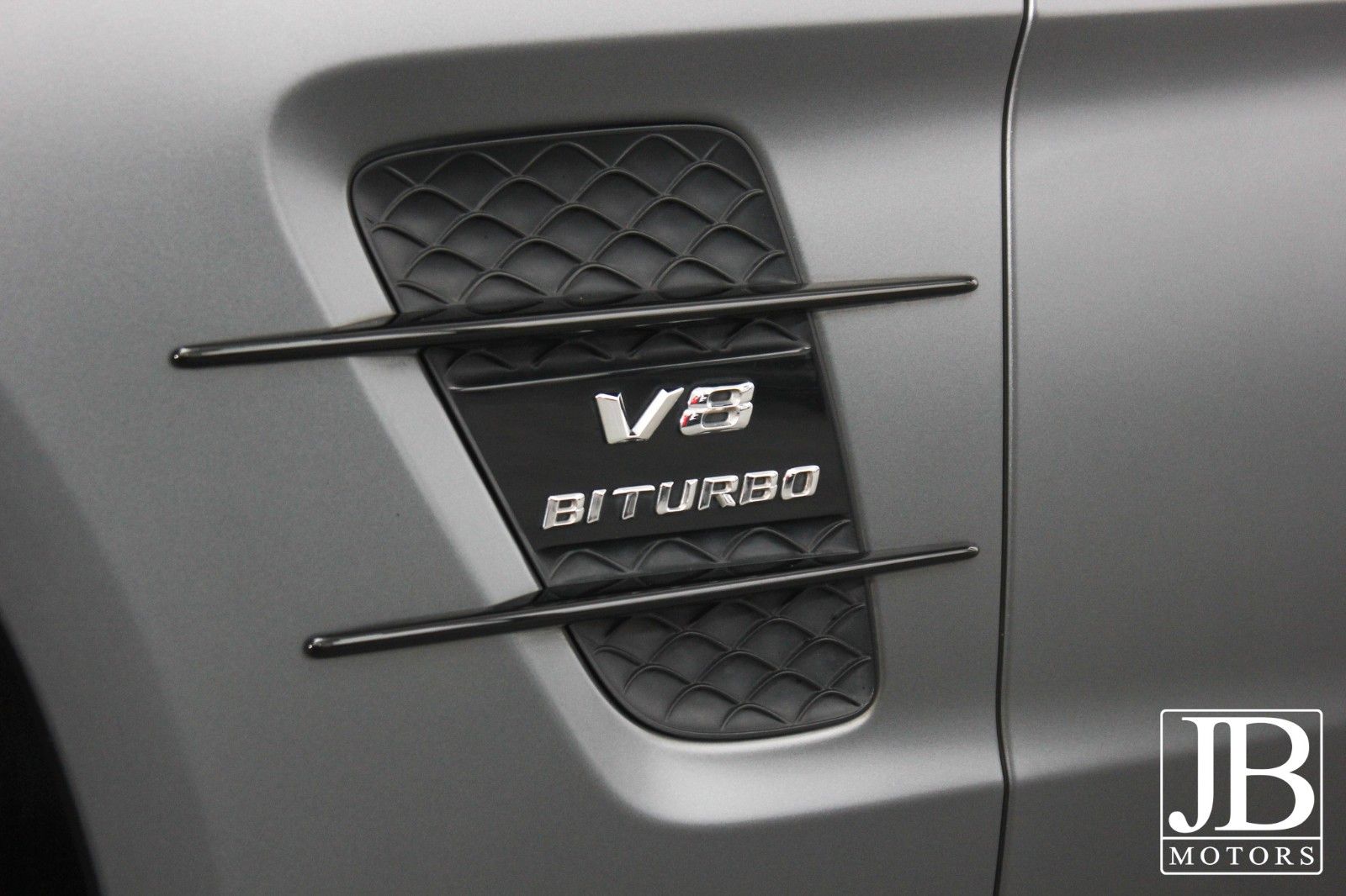 Fahrzeugabbildung Mercedes-Benz SL 63 AMG Designo Bang & Olufsen Junge Sterne