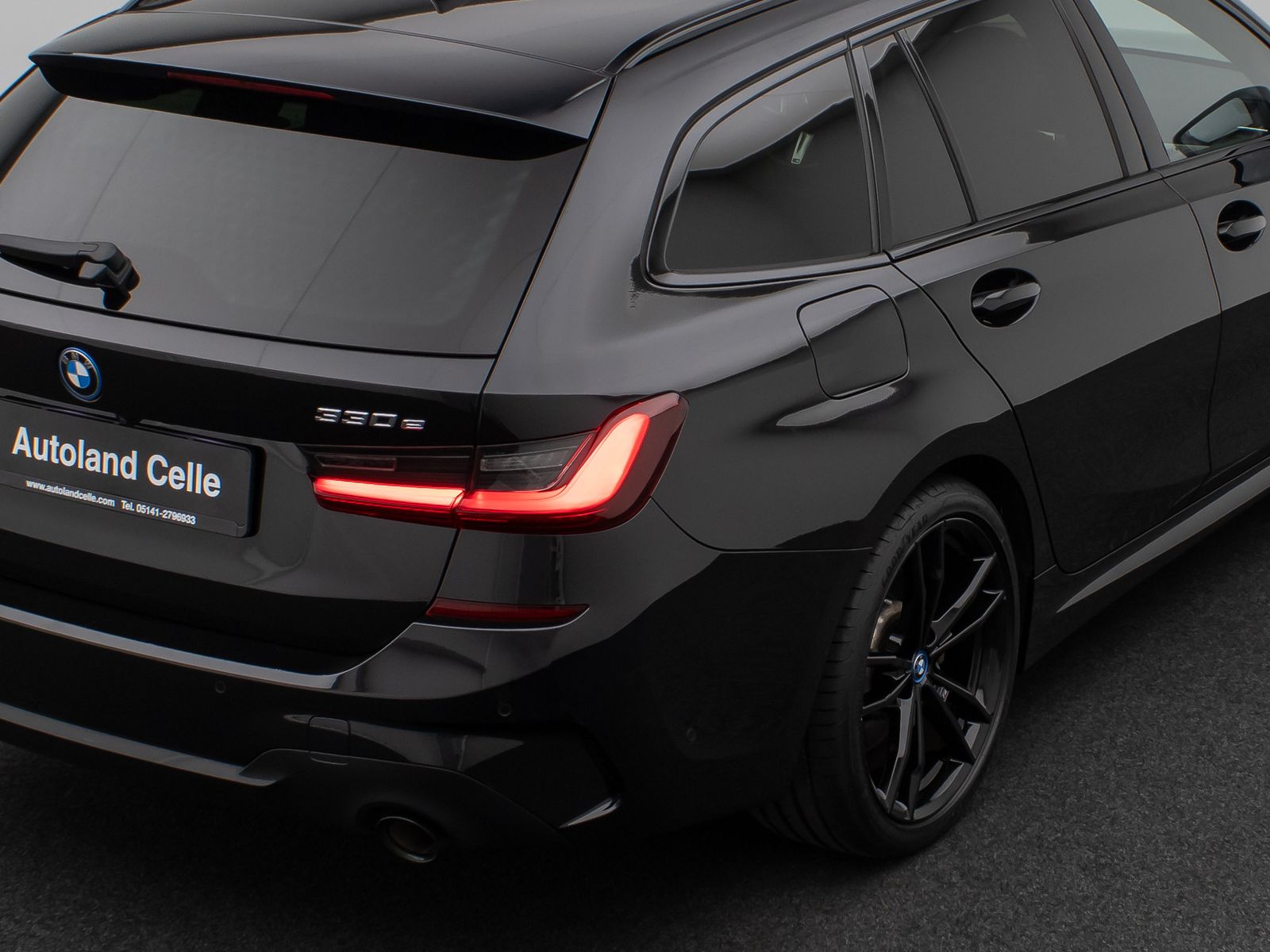 Fahrzeugabbildung BMW 330e M Sport Panorama Laser Kamera HUD DAB HiFi