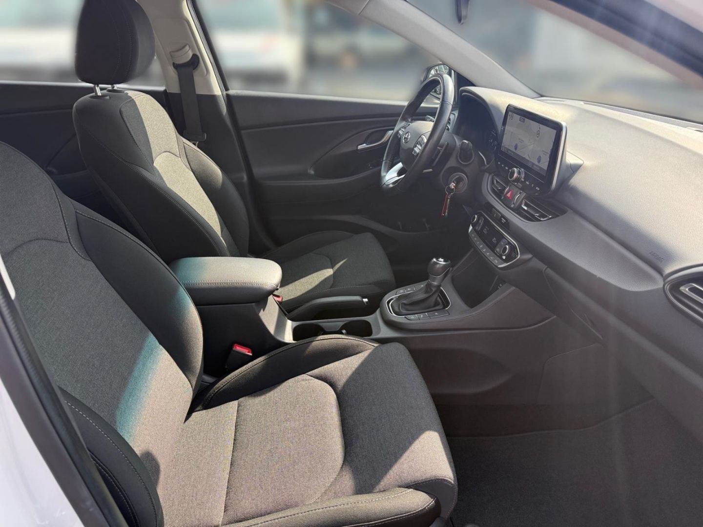 Fahrzeugabbildung Hyundai i30 1.6 CRDi TREND NAVI-P+ACAA+SHZ+KAMERA