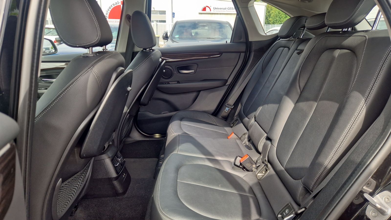 BMW 220d Active Tourer DAB LED AHK Klimaaut. PDC foto 18