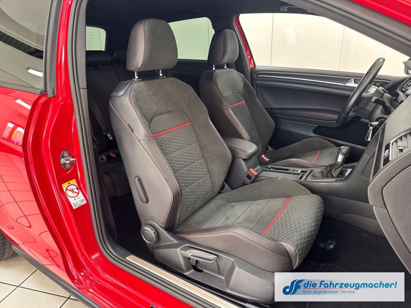 Fahrzeugabbildung Volkswagen Golf VII GTI BMT Start-Stopp Soundsystem Dynaudi