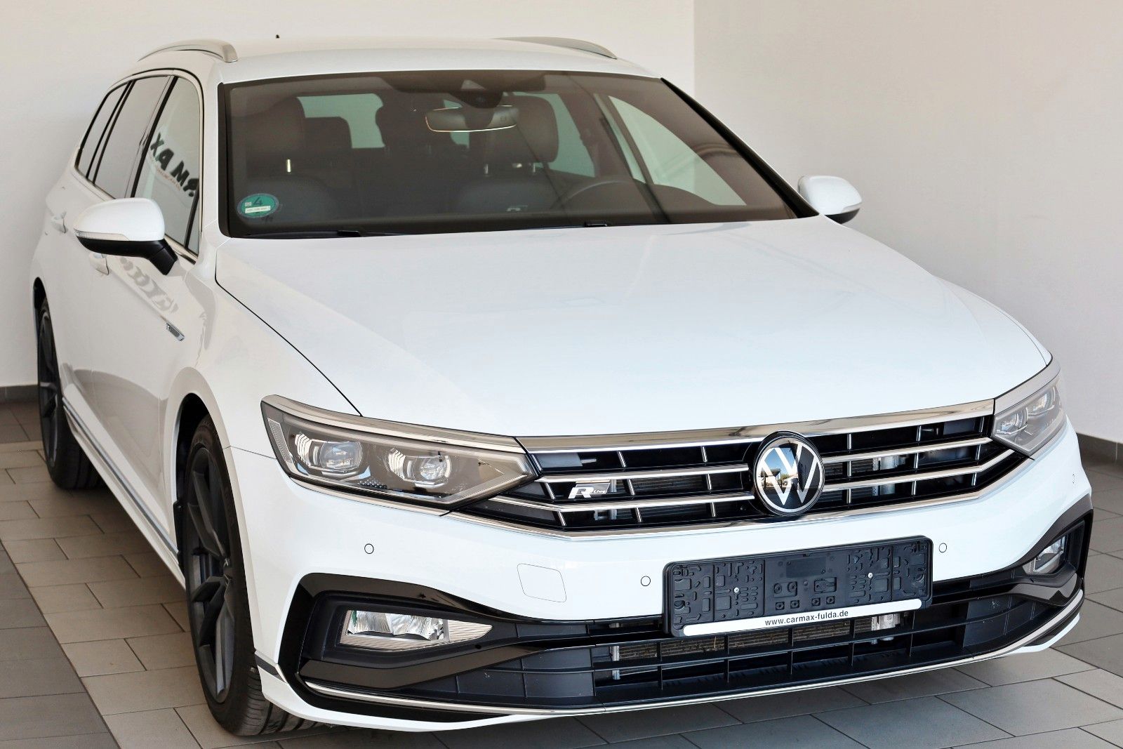Fahrzeugabbildung Volkswagen Passat Variant R Line Leder,Navi,LED,ACC,CarPlay