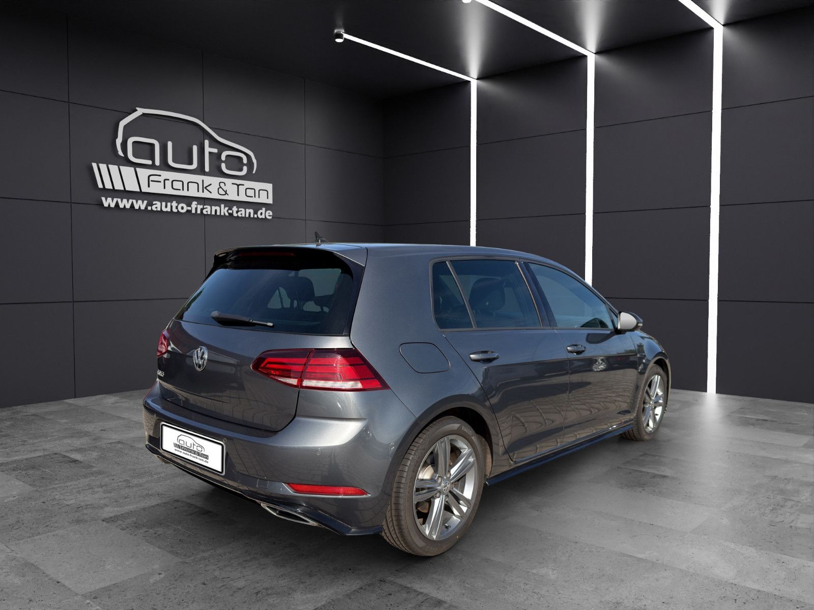 Fahrzeugabbildung Volkswagen Golf R-Line Apple /Szhzg/1.Hand/DAB/LED/Klimaaut