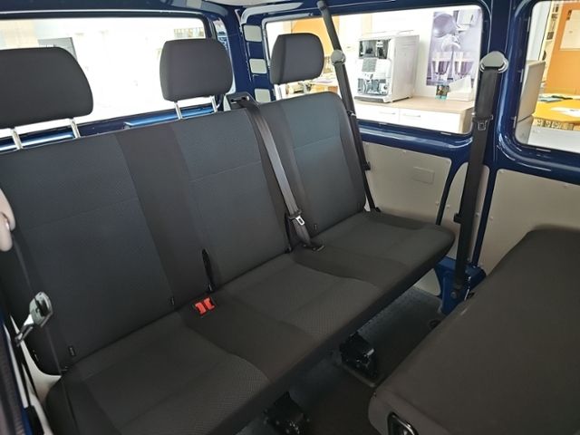 Fahrzeugabbildung Volkswagen T6 Transporter Kombi LR 2.0 TDI AHV KLIMA 9-SITZ