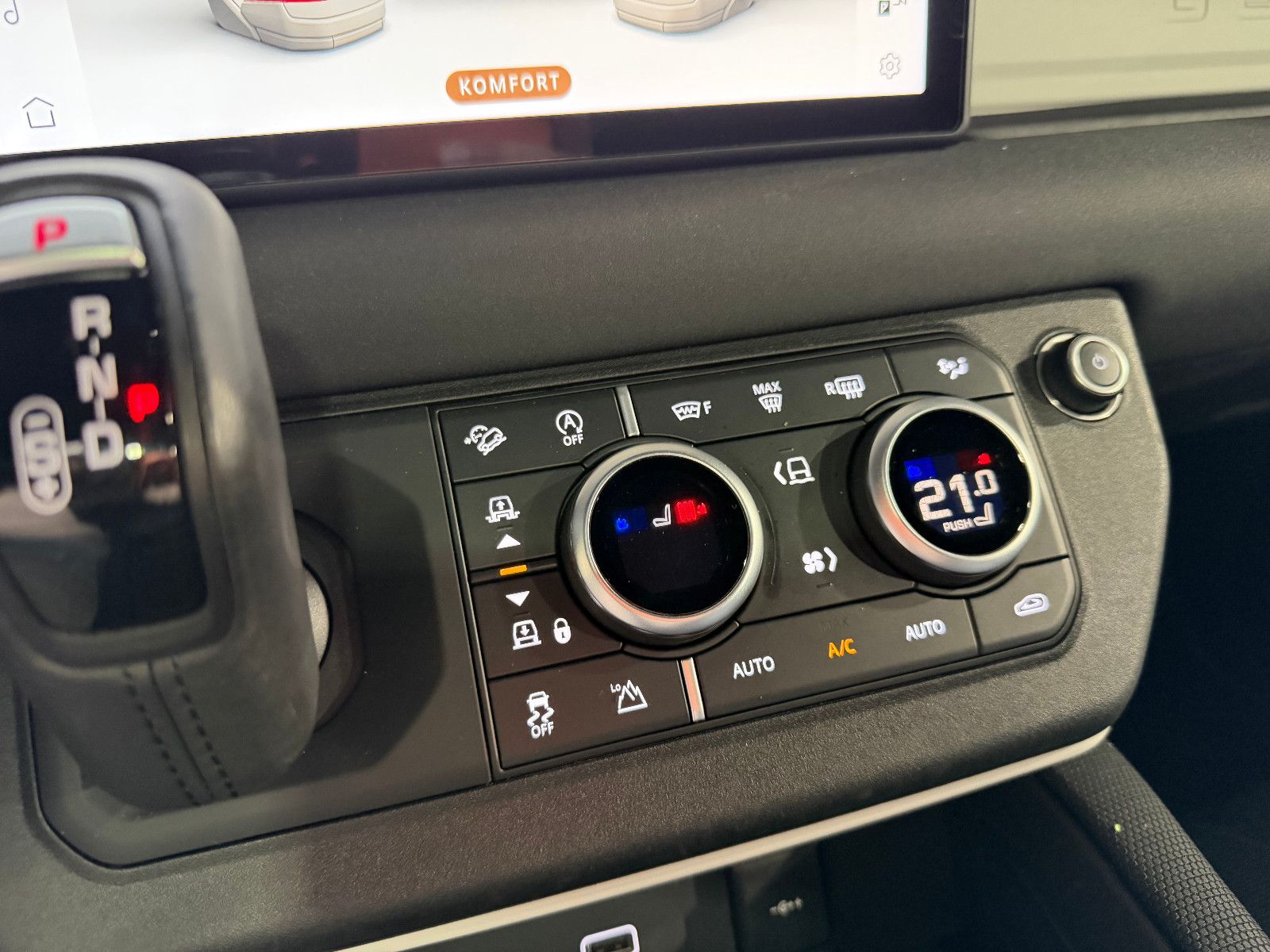 Fahrzeugabbildung Land Rover Defender 110 X-Dynamic SE/PANO/360''KAM/MEREDIAN