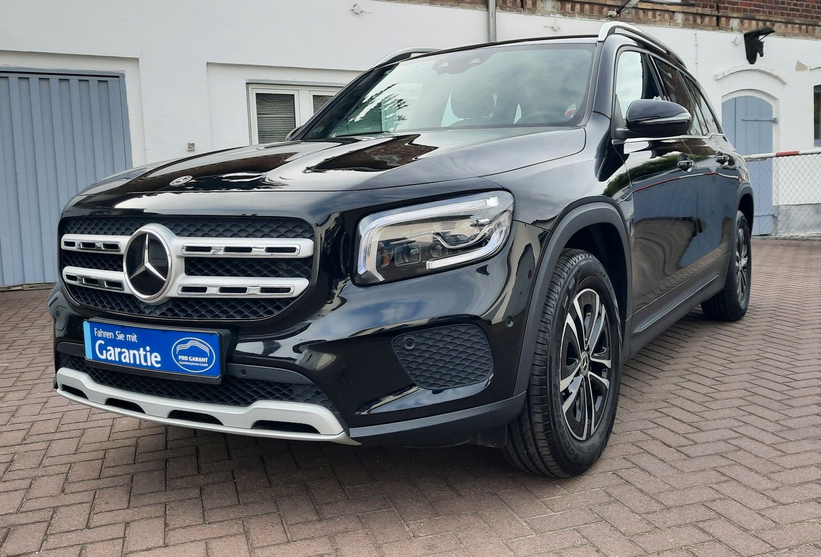 MERCEDES-BENZ GLB 200/ 7Sitzer/Distronic Plus/AHK/1Hand/Spur