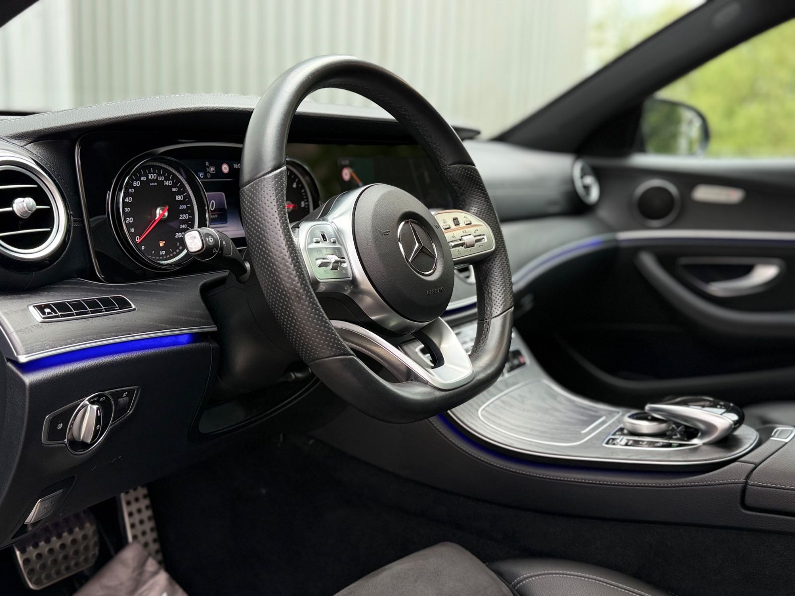 Mercedes-Benz E 220 d 9G AMG NIGHT *PANO*SPUR*2H* foto 5
