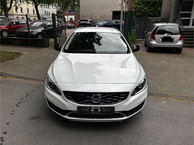 Volvo V60 Cross Country Plus