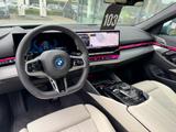 BMW 550e xDrive Ad-Fahrw-Pro Autobahnas PANO AHK B&W - BMW 550 Jahreswagen